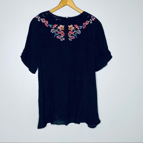 Umgee Floral Embroidered Short Sleeve Top - Picture 4 of 7